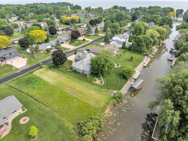 KILLDEER LANE, Oshkosh, WI 54901