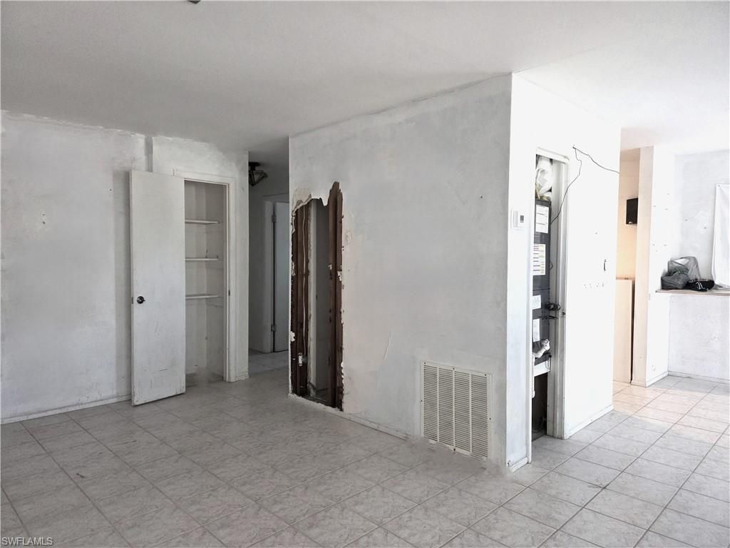 190 Jefferson ST, FORT MYERS BEACH, FL 33931 — photo 4