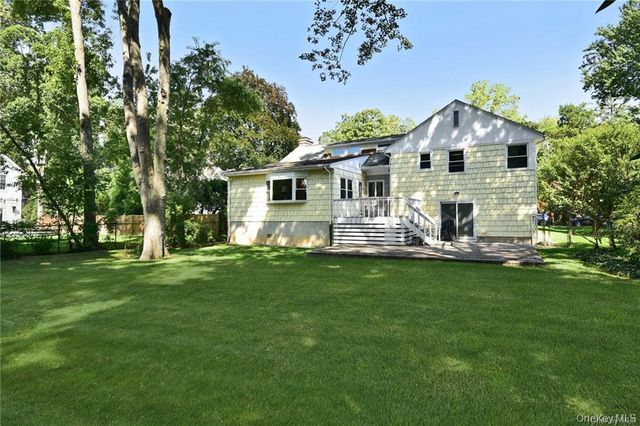 20 Kingston Road, Scarsdale, NY 10583