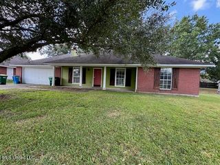 6701 Liden Place, Ocean Springs, MS 39564