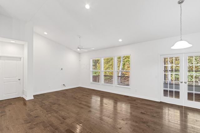 6195 Saunders Way, Westerville, OH 43081