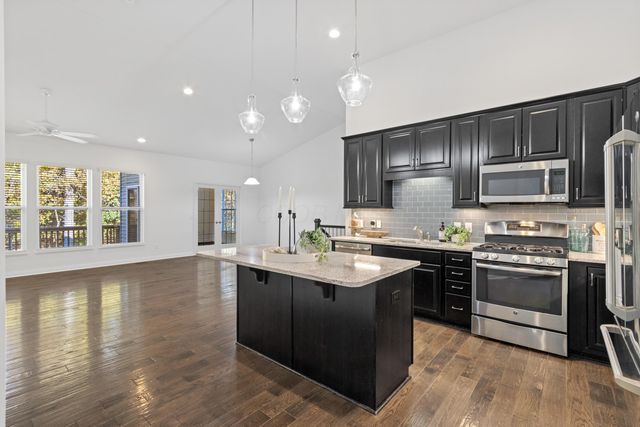 6195 Saunders Way, Westerville, OH 43081