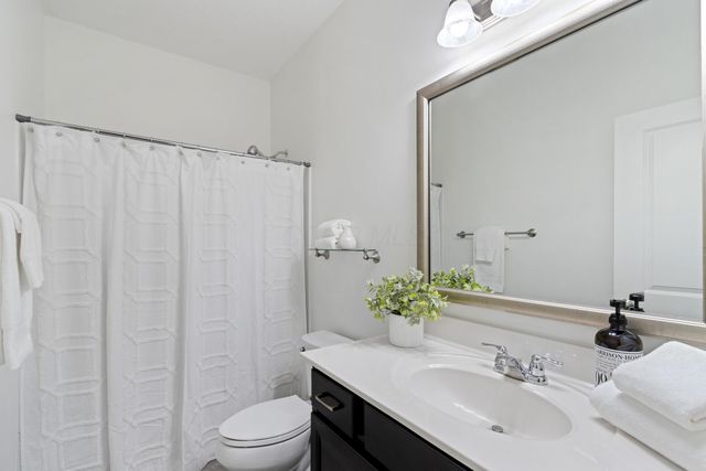 6195 Saunders Way, Westerville, OH 43081