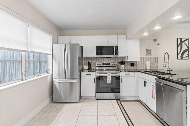 1518-1520 NE 51st Street, Fort Lauderdale, FL 33334