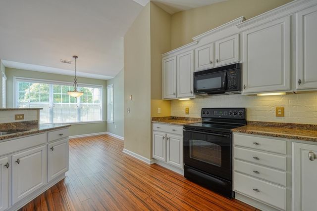 831 Vandenburg Drive, Boiling Springs, SC 29316