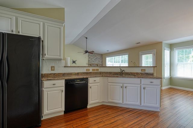 831 Vandenburg Drive, Boiling Springs, SC 29316