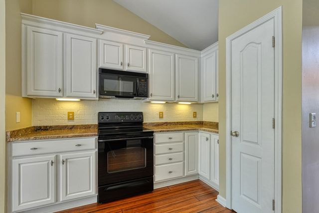 831 Vandenburg Drive, Boiling Springs, SC 29316