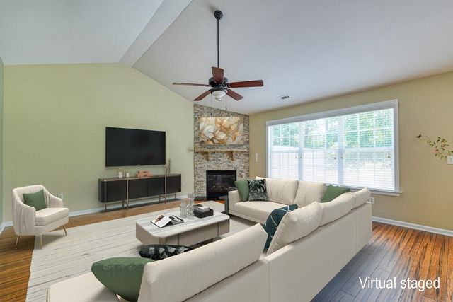 831 Vandenburg Drive, Boiling Springs, SC 29316