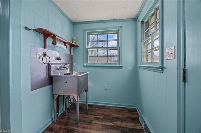 4027 Old Lexington Road, Asheboro, NC 27205