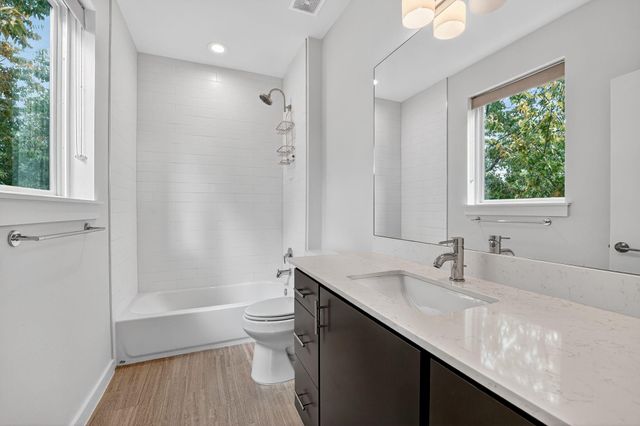 2301 Bluebonnet LN 5, Austin, TX 78704