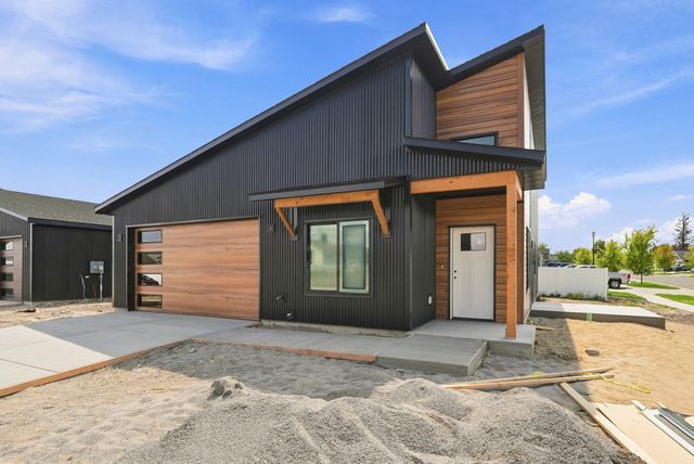17422 E Maxwell Ave, Greenacres, WA 99016