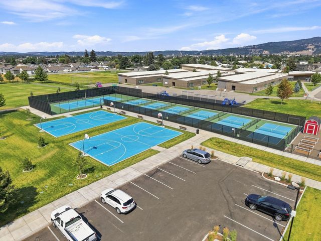 17422 E Maxwell Ave, Greenacres, WA 99016