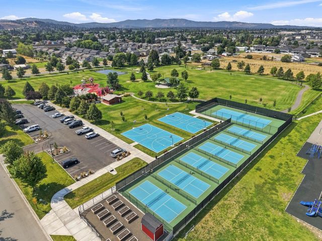 17422 E Maxwell Ave, Greenacres, WA 99016
