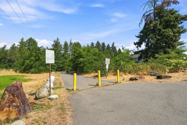 17422 E Maxwell Ave, Greenacres, WA 99016