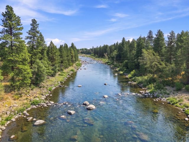 17422 E Maxwell Ave, Greenacres, WA 99016