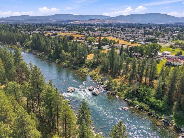 17422 E Maxwell Ave, Greenacres, WA 99016