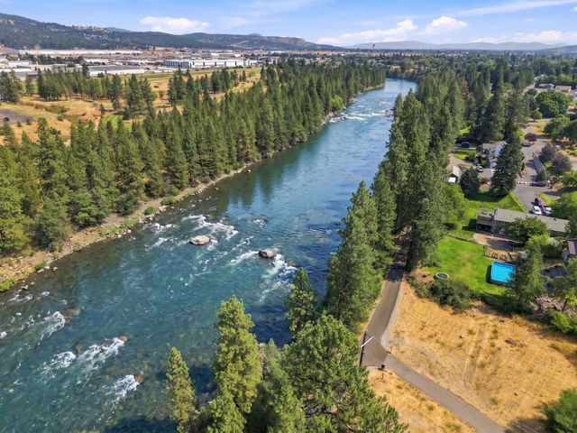 17422 E Maxwell Ave, Greenacres, WA 99016