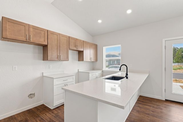 17422 E Maxwell Ave, Greenacres, WA 99016