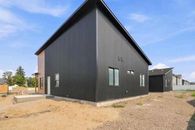 17422 E Maxwell Ave, Greenacres, WA 99016