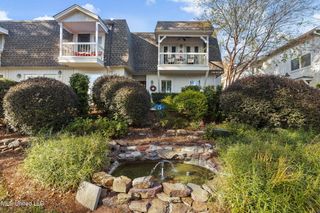 550 Post Road, 117, Ridgeland, MS 39157