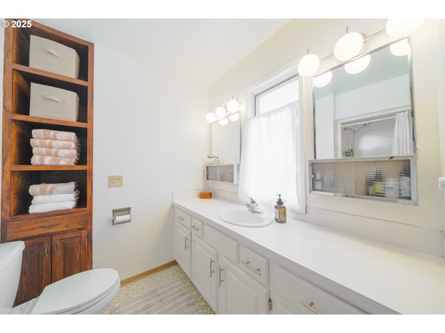 92693 TT LARSON Rd, Astoria, OR 97103