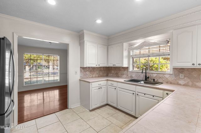 602 Audubon Point Drive, Brandon, MS 39047