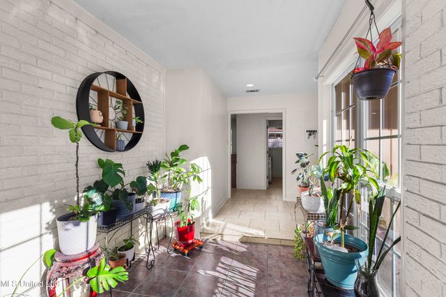 602 Audubon Point Drive, Brandon, MS 39047