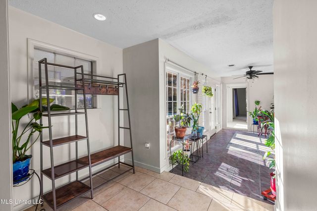 602 Audubon Point Drive, Brandon, MS 39047