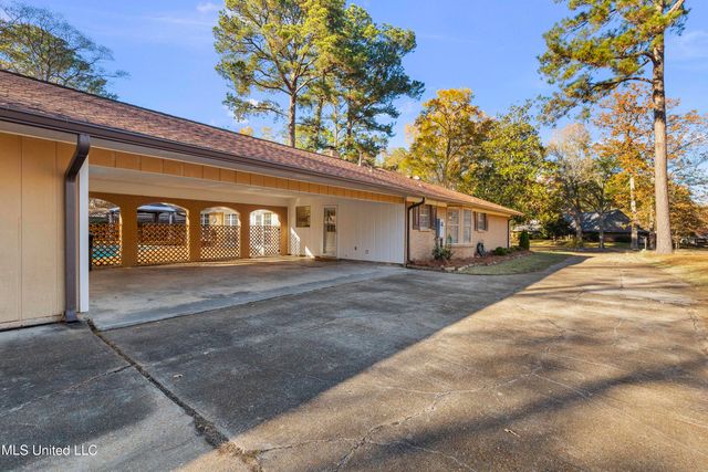 602 Audubon Point Drive, Brandon, MS 39047