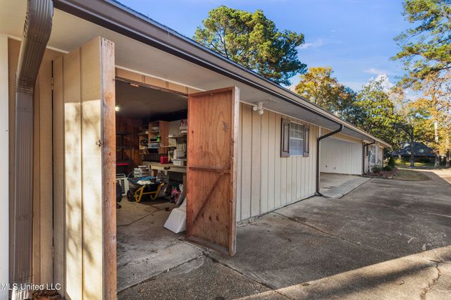 602 Audubon Point Drive, Brandon, MS 39047