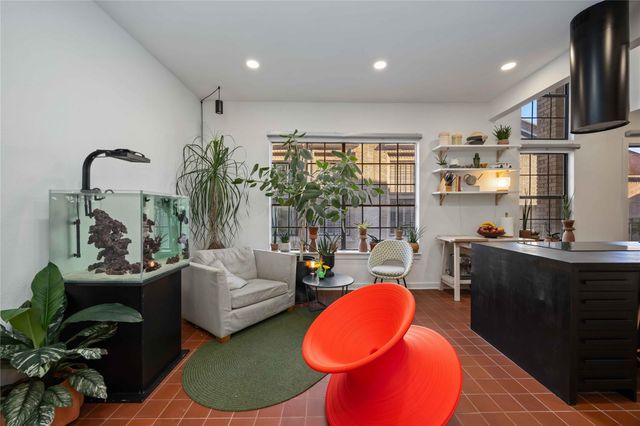 1425 Nantucket Drive B, Houston, TX 77057