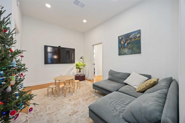 1425 Nantucket Drive B, Houston, TX 77057