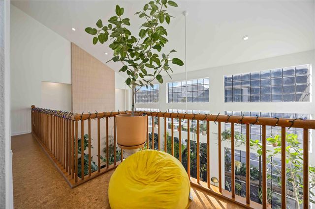 1425 Nantucket Drive B, Houston, TX 77057