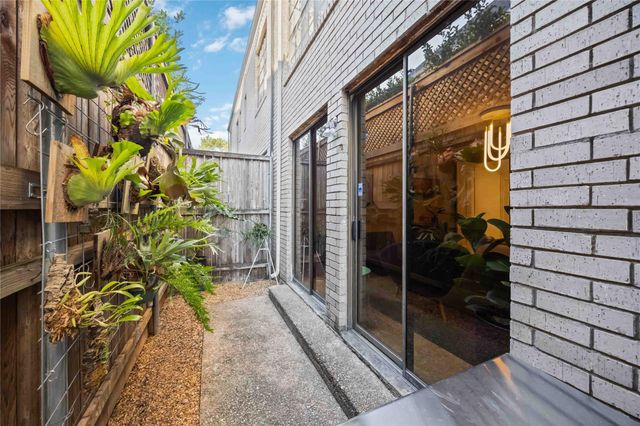 1425 Nantucket Drive B, Houston, TX 77057