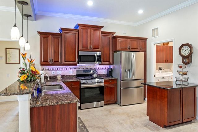 1872 COCONUT PALM CIRCLE, North Port, FL 34288