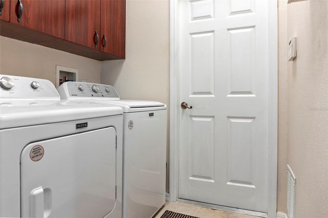 1872 COCONUT PALM CIRCLE, North Port, FL 34288