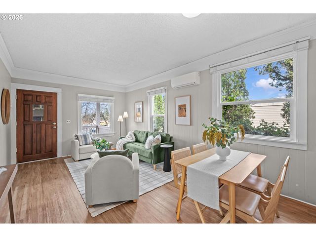 326 PEARL St, Oregon City, OR 97045