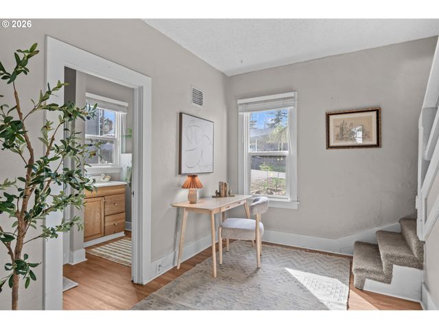 326 PEARL St, Oregon City, OR 97045