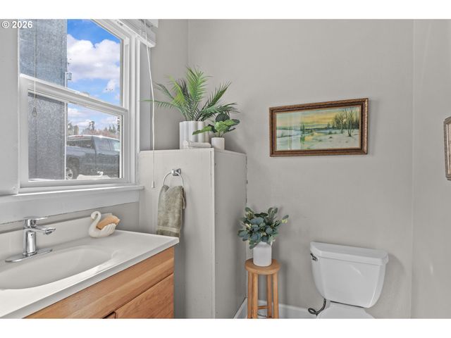 326 PEARL St, Oregon City, OR 97045