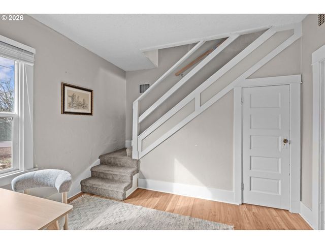 326 PEARL St, Oregon City, OR 97045