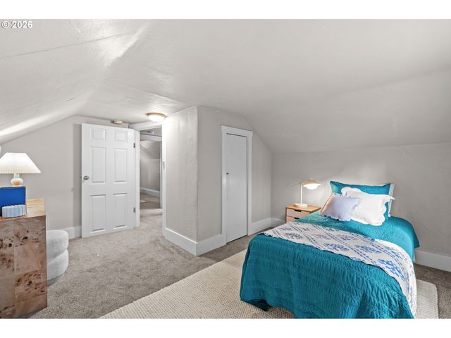 326 PEARL St, Oregon City, OR 97045