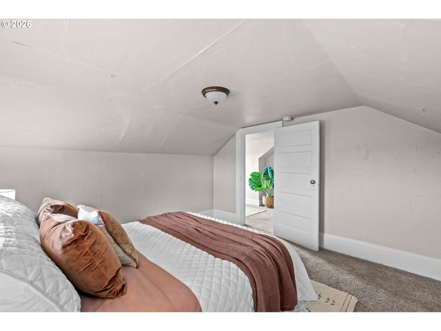 326 PEARL St, Oregon City, OR 97045