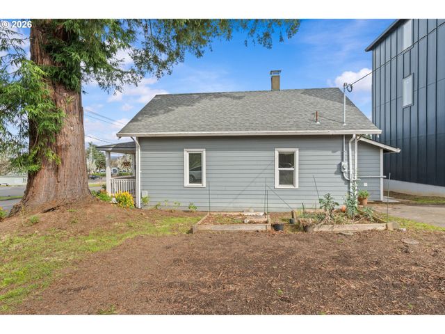 326 PEARL St, Oregon City, OR 97045