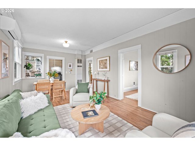 326 PEARL St, Oregon City, OR 97045