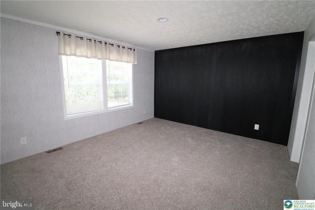 5020 OLD TIMBER RD, Stroudsburg, PA 18360