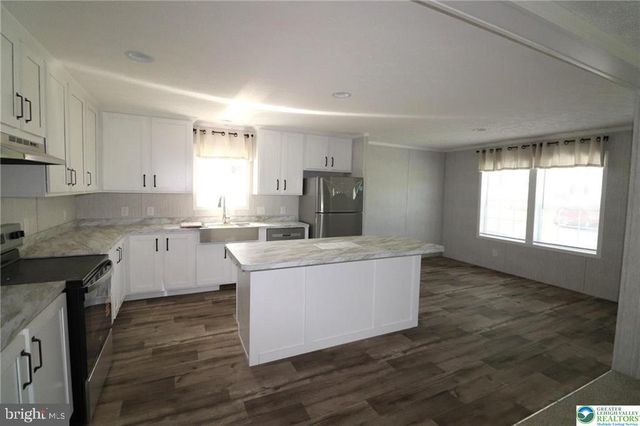 5020 OLD TIMBER RD, Stroudsburg, PA 18360