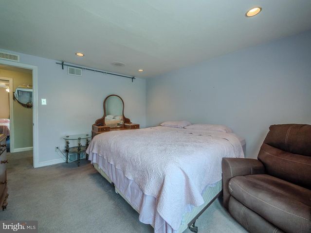 5360 DELMAR DR, Clifton Heights, PA 19018
