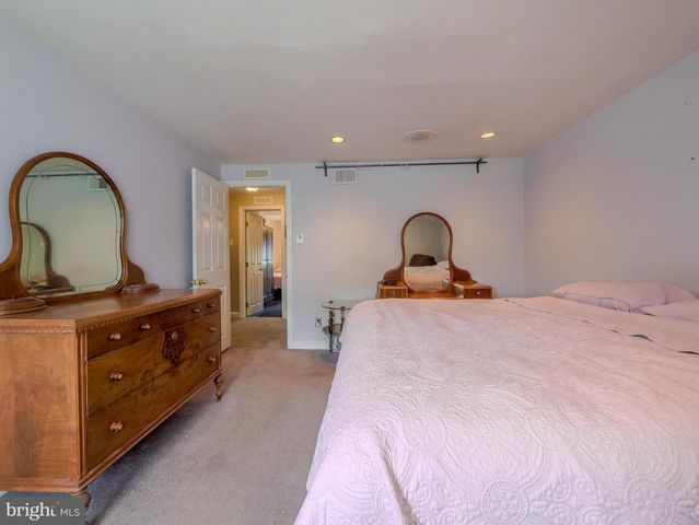 5360 DELMAR DR, Clifton Heights, PA 19018