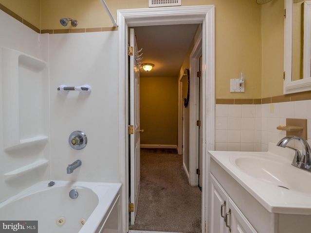 5360 DELMAR DR, Clifton Heights, PA 19018