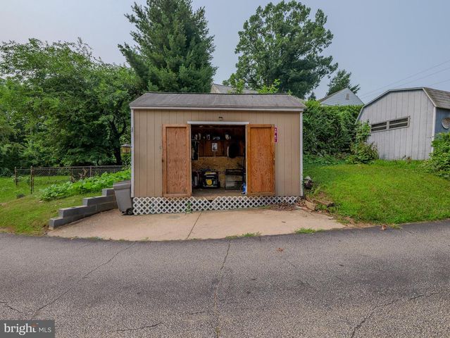 5360 DELMAR DR, Clifton Heights, PA 19018